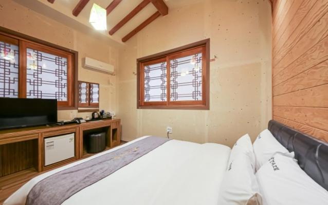 Jeonju Hanok Hotel Kung Εξωτερικό φωτογραφία